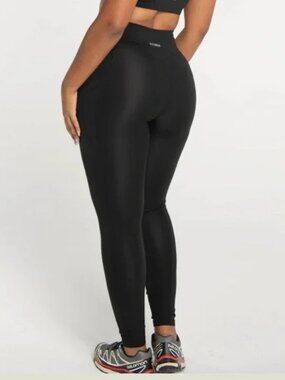 FORM Pocket Leggings - Black - Size Medium